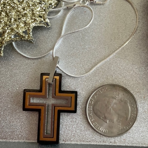 TRI-COLOR CROSS ON 20” STERLING SILVER SNAKE CHAIN - Picture 4 of 4